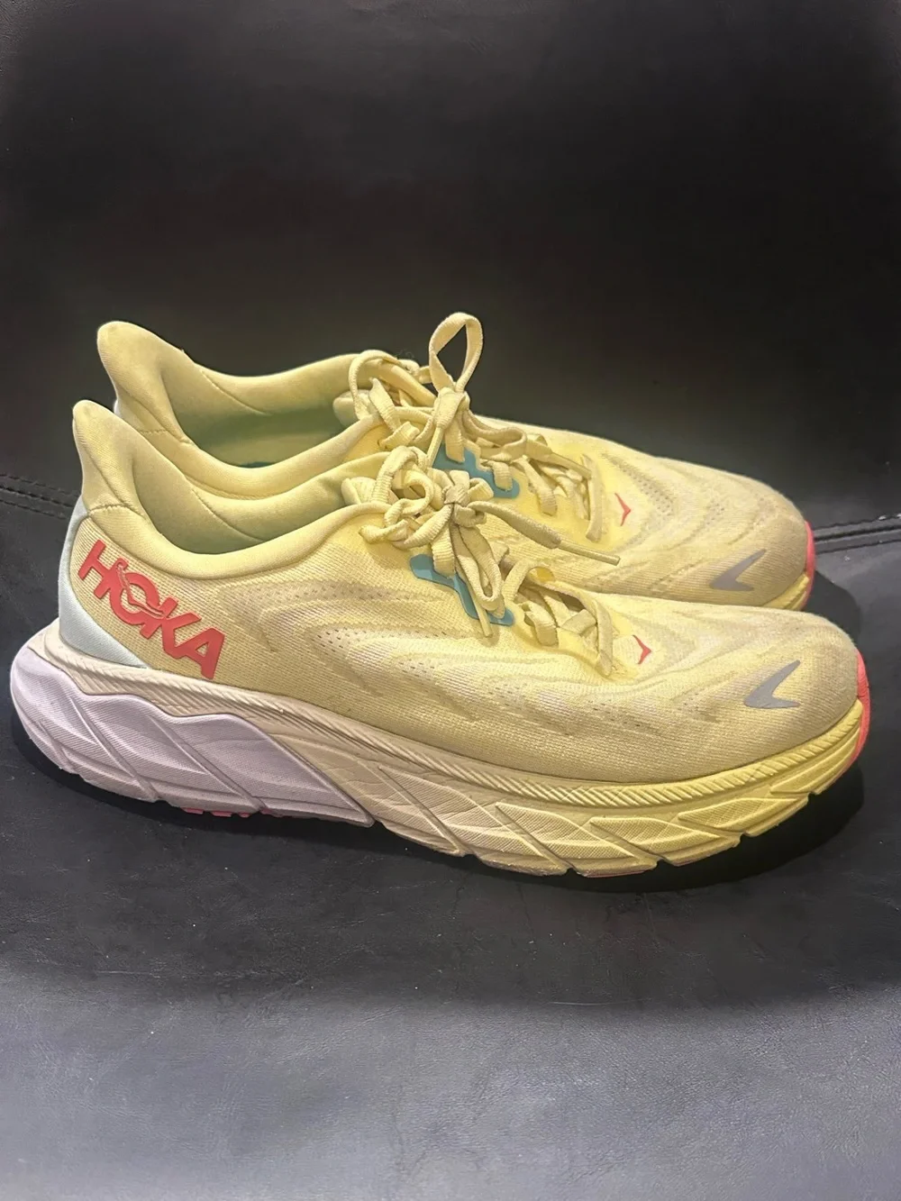 HOKA Arahi 6 Running / comfort Shoes Women’s Size 9.5 Yellow Pear/Sweet Corn